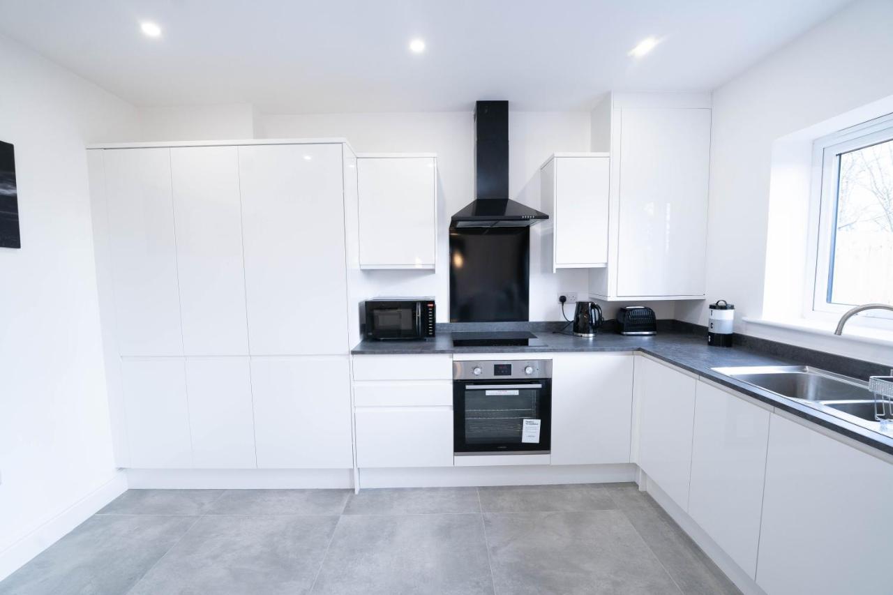 Entire Modern Home With Private Parking For 6/8 Persons Worksop Εξωτερικό φωτογραφία
