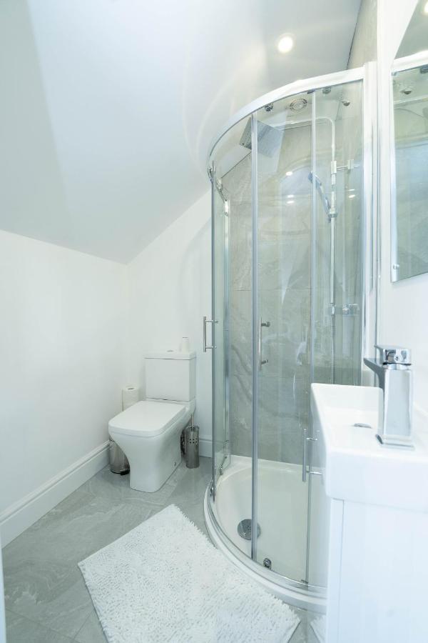 Entire Modern Home With Private Parking For 6/8 Persons Worksop Εξωτερικό φωτογραφία