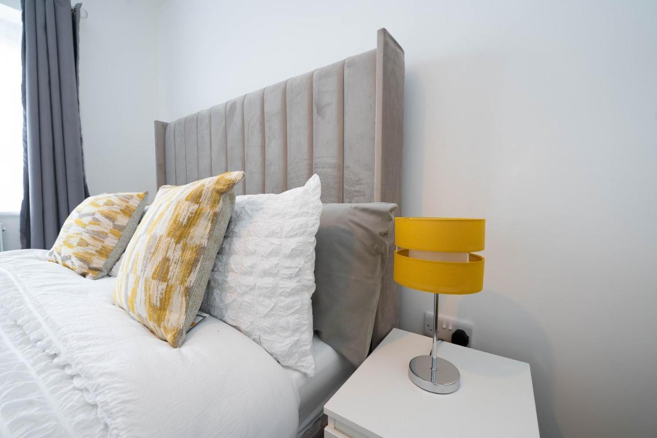 Entire Modern Home With Private Parking For 6/8 Persons Worksop Εξωτερικό φωτογραφία
