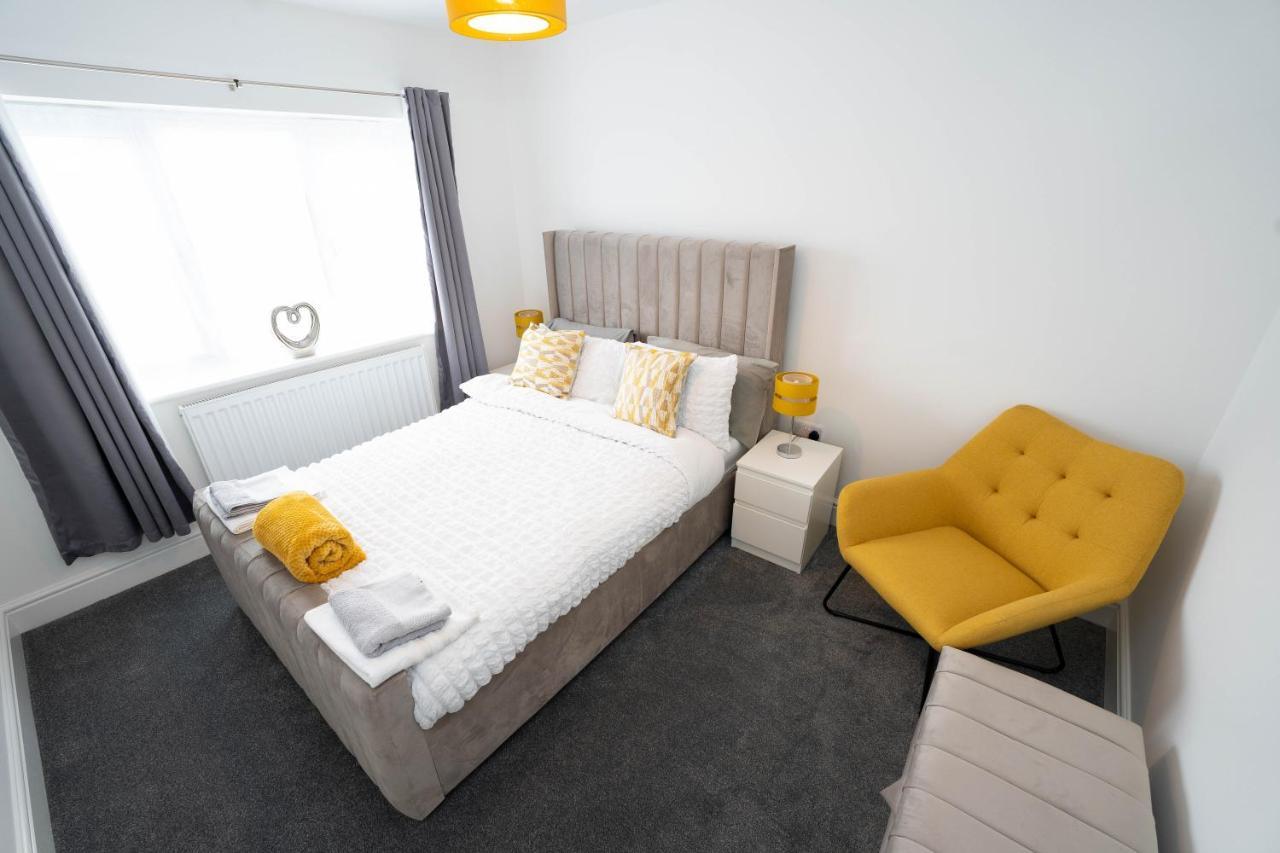Entire Modern Home With Private Parking For 6/8 Persons Worksop Εξωτερικό φωτογραφία