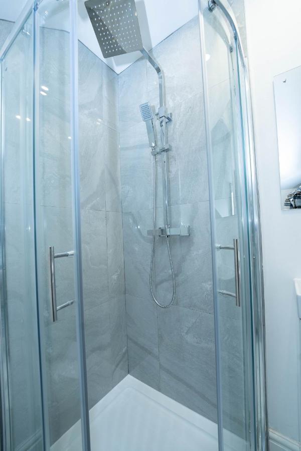 Entire Modern Home With Private Parking For 6/8 Persons Worksop Εξωτερικό φωτογραφία