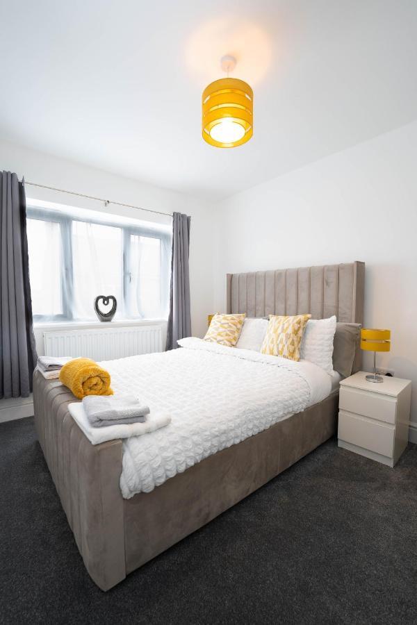 Entire Modern Home With Private Parking For 6/8 Persons Worksop Εξωτερικό φωτογραφία