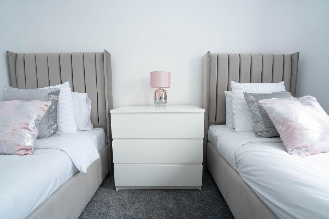 Entire Modern Home With Private Parking For 6/8 Persons Worksop Εξωτερικό φωτογραφία