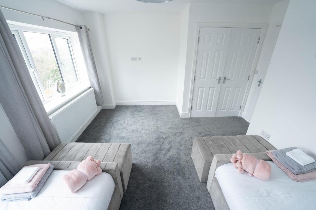 Entire Modern Home With Private Parking For 6/8 Persons Worksop Εξωτερικό φωτογραφία